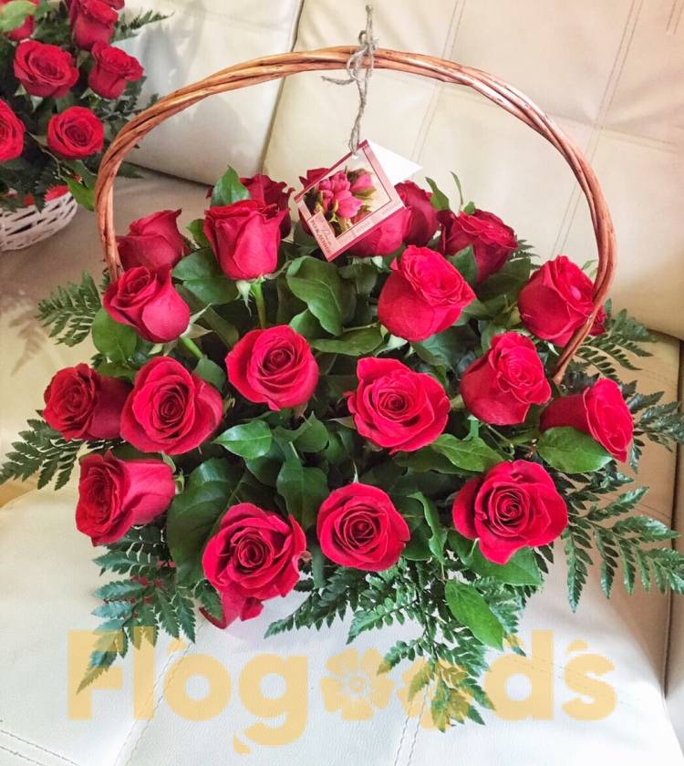 Корзина «Донна роза» за 12 359 руб.